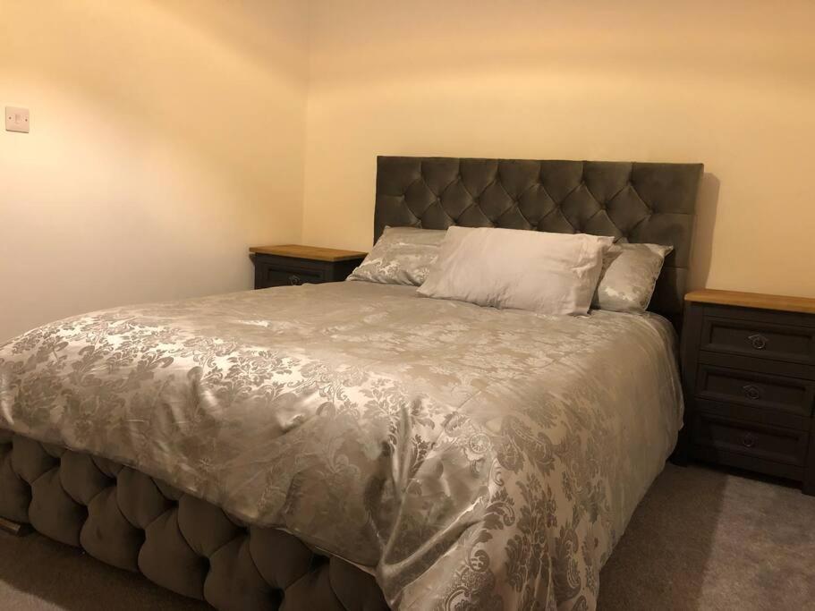 The Villas, Newly Refurbished Modern Home - Free Parking, Prime, Netflix Buckingham Ngoại thất bức ảnh